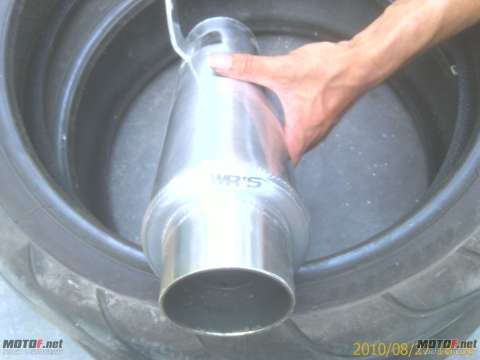 出米其林180-70-17，120-70-17套胎600，改装排气管wrs一条700