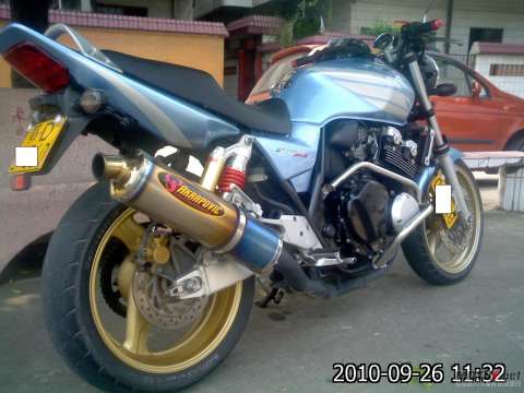 06年的CB400.Vtec3