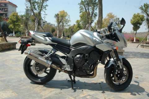 雅马雅马哈FZ1000S