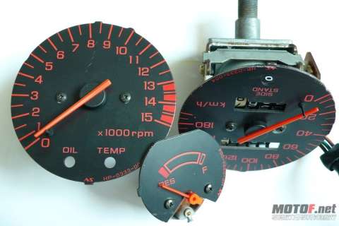 98cb400原装转速表芯，油量表芯，公里表芯