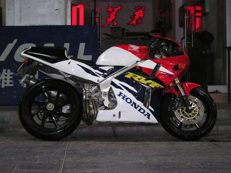 RVF35跑车