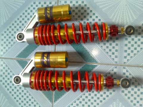 97%新淡气避震一对