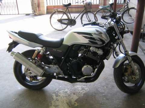 CB400