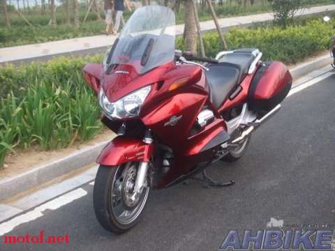 05年ST1300本田旅行车