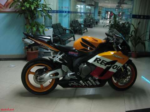 CBR1000