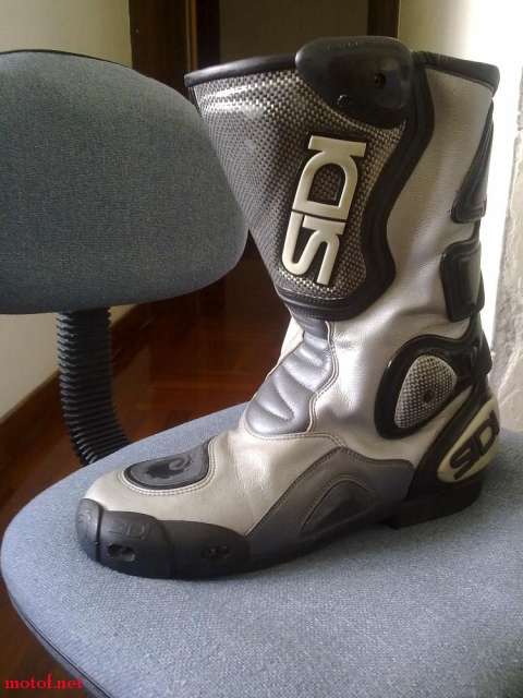 广东开平出顶级品牌SIDI赛车鞋