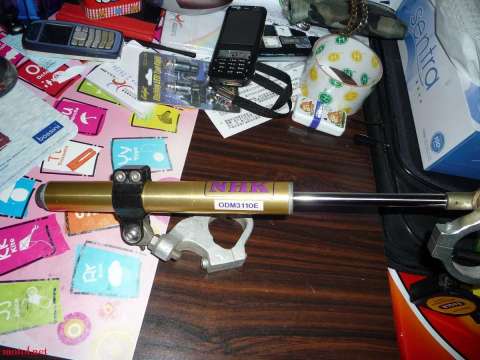 合CB400安装9成新NHK太尺(方向阻尼)