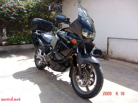 本田瓦尔德罗XL1000