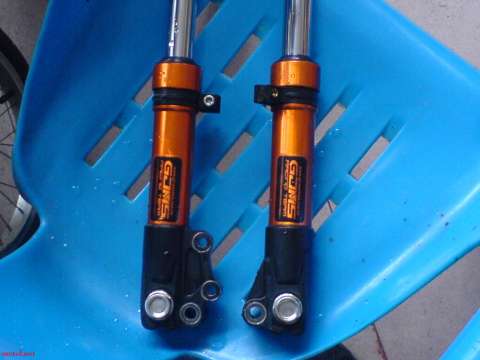 中山700一对富喜用的GJ前叉和400出售GJ2排气管