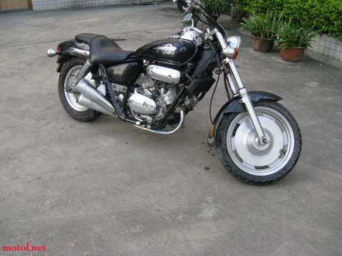 96纪念版本田马格那250