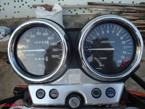 新静精神的CB400