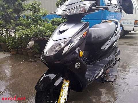 YAMAHA迅鹰125cc