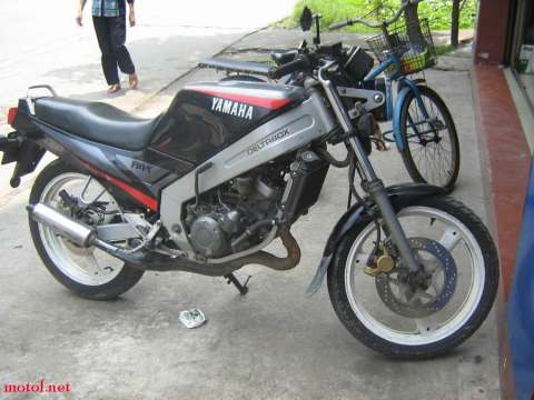 TZR125摩托车