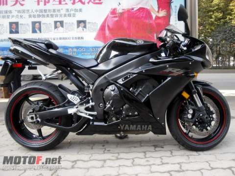 06 黑色 YAMAHA YZF-R1