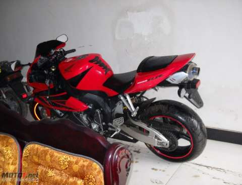 CBR1000
