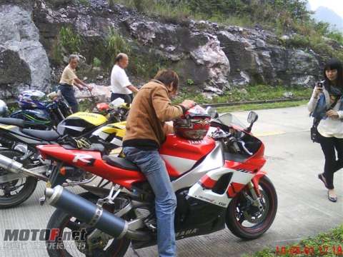 出个R1原装排气一条