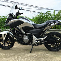 出13年本田NC700X 多处改装
