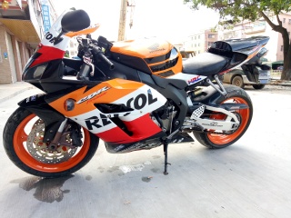 05本田CBR1000