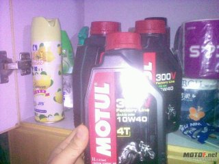 顺德大良打包出300V机油3瓶和4个NGK CR9EIX依金火嘴