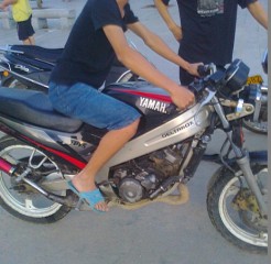出售精神干爽雅马哈TZR125