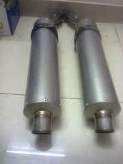 佛山南海区出190后胎两条，大黄蜂改装排气管一对