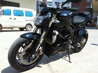 因换车出售2011款【杜卡迪街霸】DUCATI Streetfighter