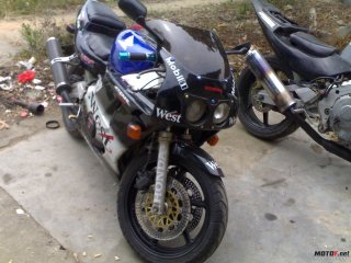 广州代友低价出台洗车后电路出了问题的CBR29~~