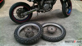 广州萝岗15500元出售03年KLX250