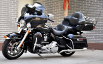 18款哈雷水冷大滑翔 进口巡航机车 带ABS大排量摩托车 可帮上牌