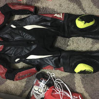 出售丹尼斯连体皮衣