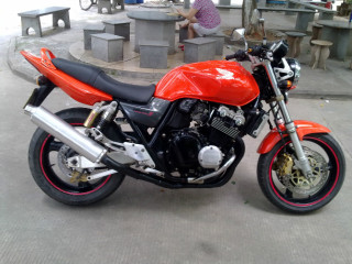 重新发帖出售部VTEC1代CB400，改3代尾。