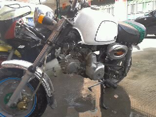 出售猴子2200 YSR50改AX100机头2300   100CC机头350  国产越野车尸体200