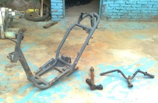 惠州200元出售DIO28车架，车把，下三星，，包孕