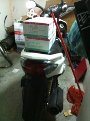 旧款化油器劲战 新会卖 9800 元 接刀