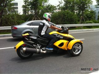 广东珠海124000元出售09款庞巴迪三轮车《接受换1200RT》