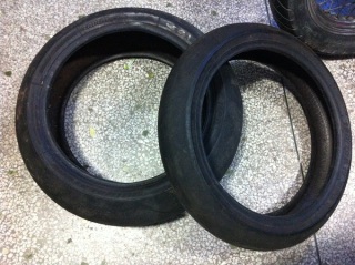 卖一对在赛场刚退下的轮胎