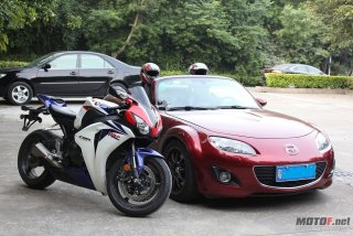 佛山西樵代友出售08年CBR1000。朋友看中了一台思域，所以降价，现价：53800