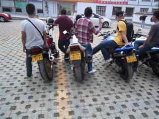 福建省龙岩市新罗区出售台CB400VTEC-1代 喜欢的兄弟进/~