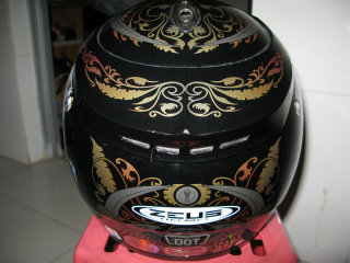 深圳出台WAN瑞狮跑车全盔230元