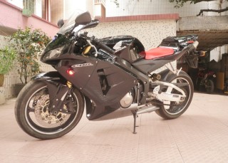 广州萝岗出售06年全黑CBR600