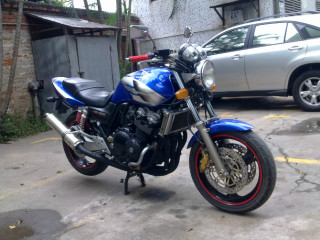 ,出售一部K版CB400,急放求秒,等钱换车.