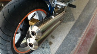 出售一对06Z1000原装排气尾段~