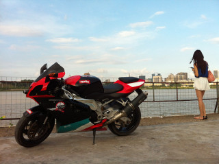 惠州市区~出售07款阿普利亚（aprilia RSV1000）！现在降价出售，，，