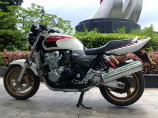 番禺出售一部超精神CB1300C，