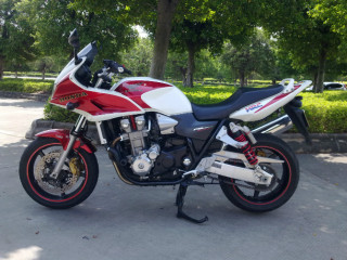 番禺出售一部SV版CB1300.