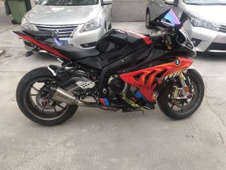 代友出售11S1000RR，全车精神无比两套板花，改装全段天蝎排气刚换300V，66800元