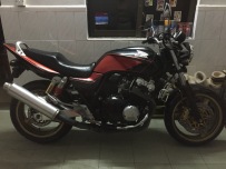 惠州市博罗县园洲镇19900出售一台06年CB400三代。