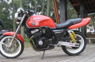 因公司要求本人出差所以现在直接降价1W5千8出售精神96CB400