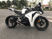 出售一台2011年CBR1000