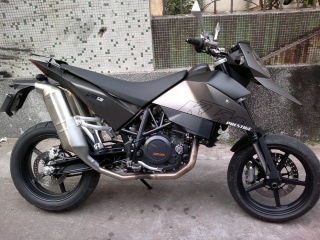 广东江门54800元出售超精神原版原漆KTM690和原版原漆铃木K4(35800元)